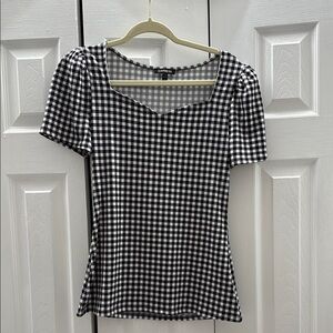 🖤LIKE NEW🖤 Express Black and White Fitted Blouse